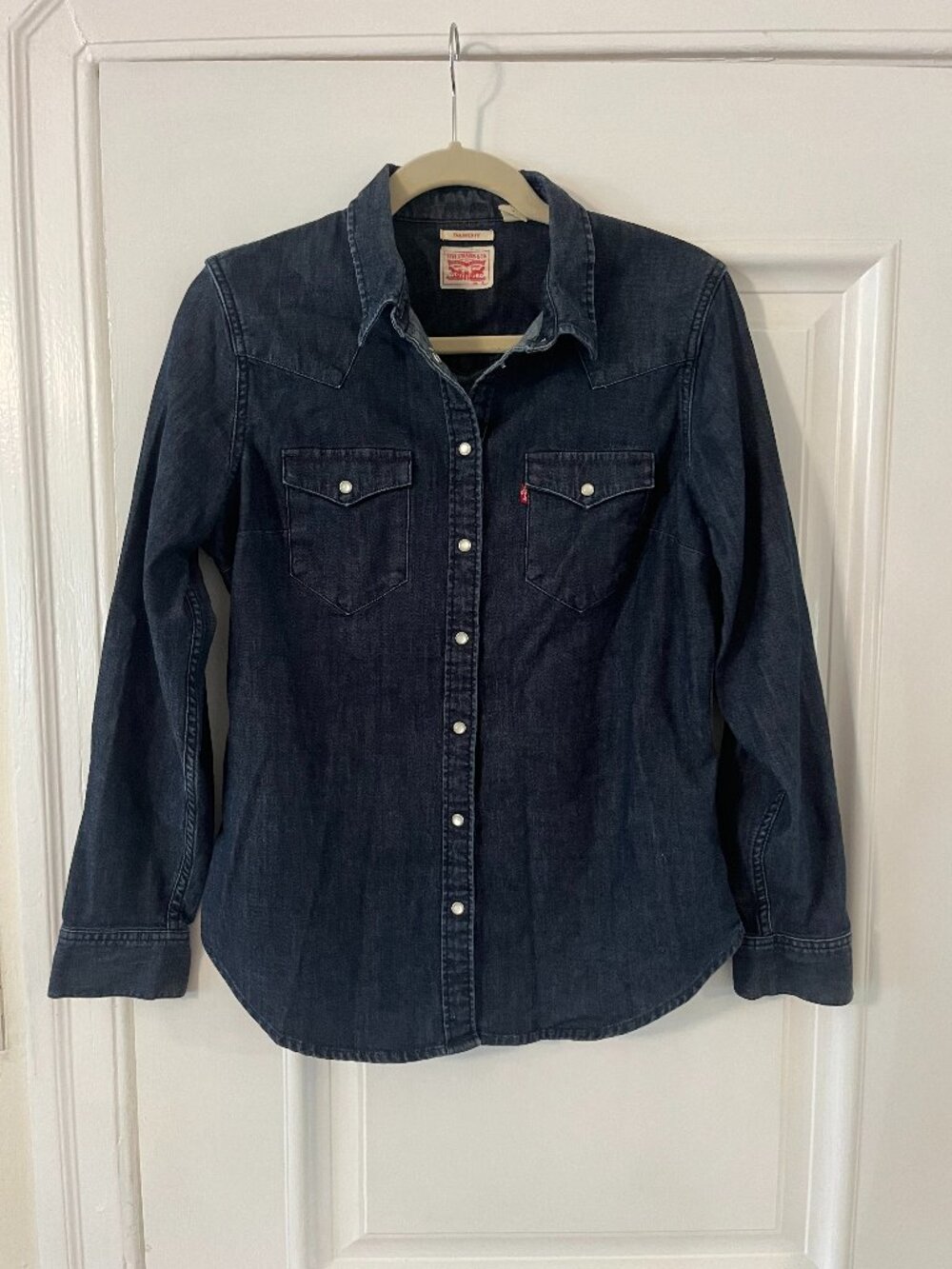 Women’s Levi's Denim Western Shirt with Pearl Button Snaps Tailored Fit Size M